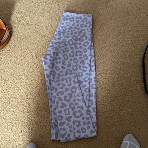 Leopard print leggings
